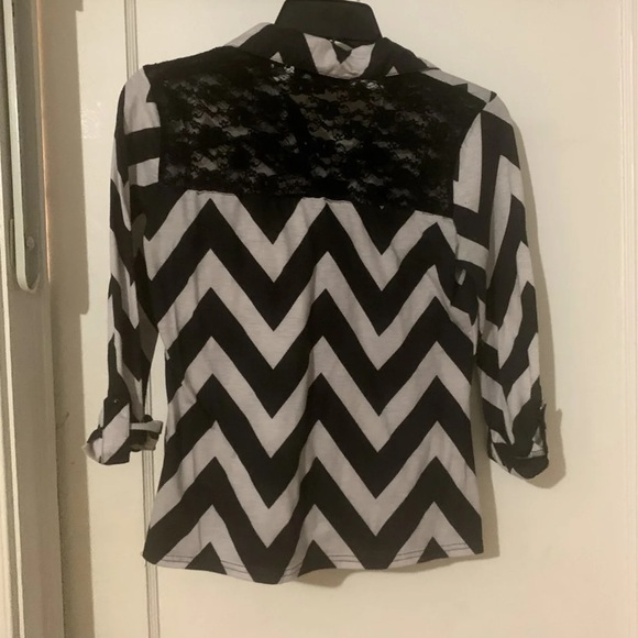 Stripped blouse - Picture 2 of 3